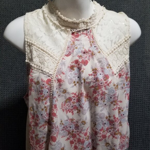 Taylor & Sage Women's Blouse Size XL Floral Lace Accents Sleeveless - Picture 1 of 7